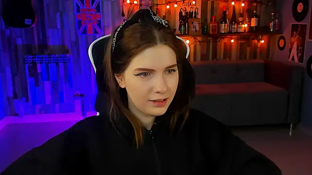 AliceRisinka online show from February 6, 2025, 8:18 am