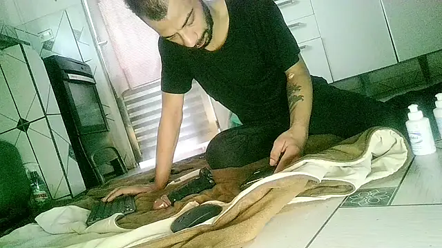 UncutToyBoy23cm online show from October 21, 2025, 7:24 pm