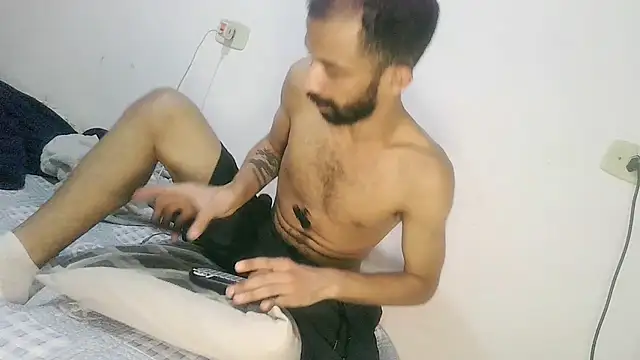 UncutToyBoy23cm online show from September 9, 2025, 7:40 am