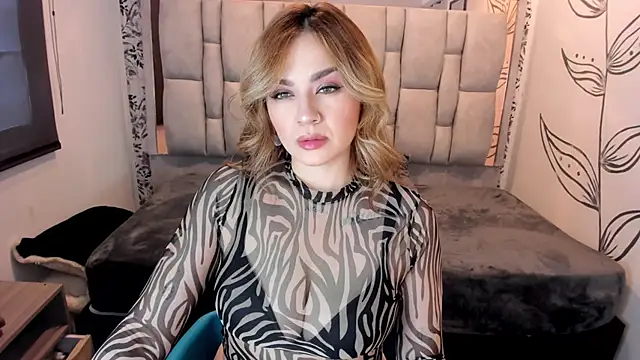 KataHot  online show from October 30, 2025, 8:17 pm