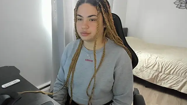 MelSaunders online show from December 19, 2024, 6:12 pm