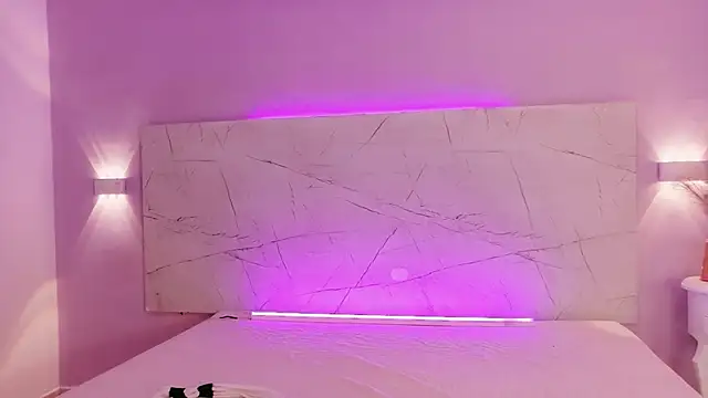 AbrilBrent online show from February 7, 2026, 7:55 pm