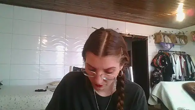 SweetyBabyDemon online show from September 21, 2025, 7:19 pm