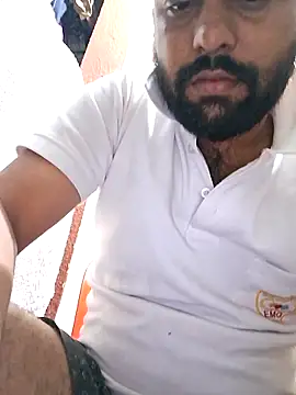 GlassBarge9 online show from March 9, 2025, 6:32 pm