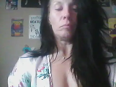 gorgeous11 online show from February 24, 2025, 1:35 am