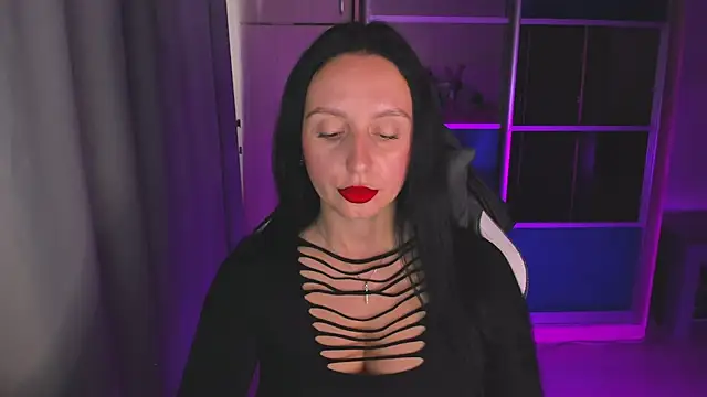 Christy Calypso online show from June 24, 2026, 3:32 pm