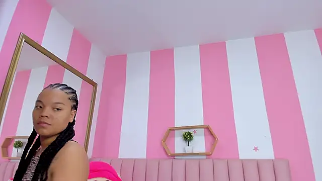 ISABELLA 020 online show from April 4, 2026, 12:01 pm