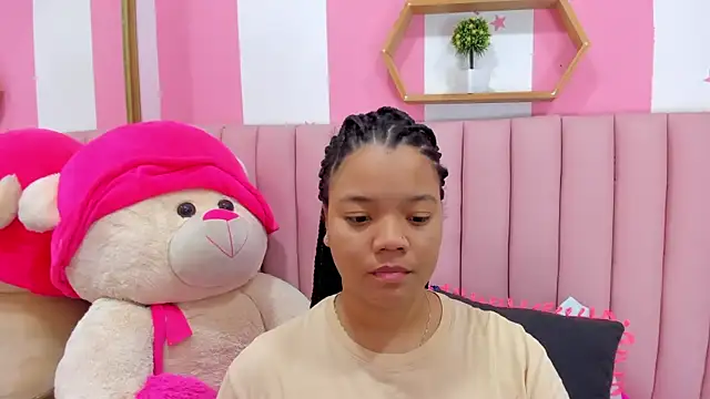 ISABELLA 020 online show from October 15, 2025, 12:35 pm