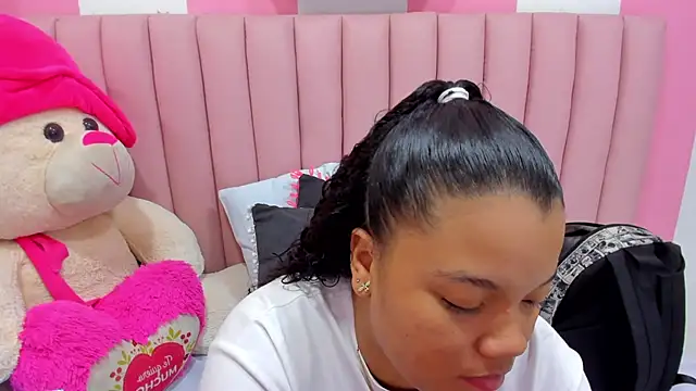 ISABELLA 020 online show from September 11, 2025, 2:17 pm