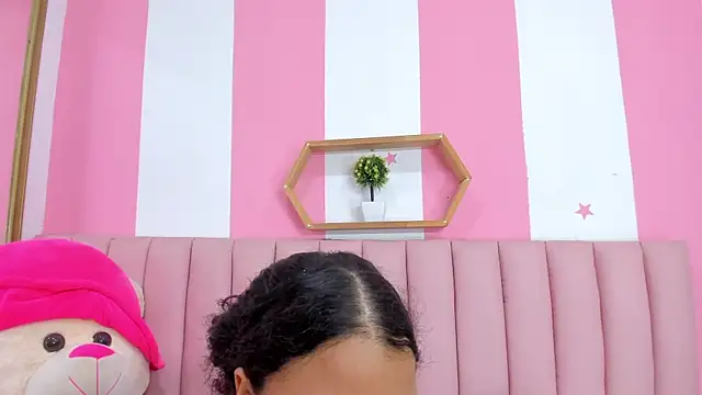 ISABELLA 020 online show from March 25, 2026, 12:48 pm