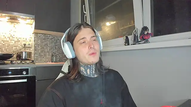  torfin  online show from March 6, 2025, 10:04 pm