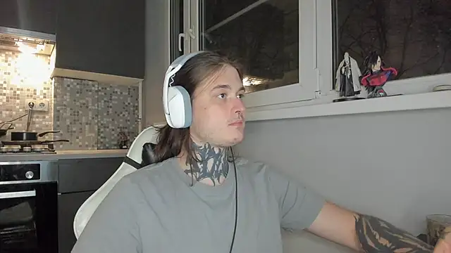  torfin  online show from March 18, 2025, 8:05 pm