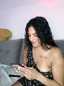 Snapshot of Shura_xxxBig chatting on November 23, 2025, 1:04 am Shura xxxBig online show from November 23, 2025, 1:04 am