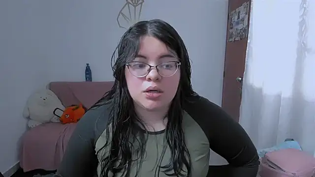 Aria Fullbuster online show from December 16, 2025, 9:19 pm