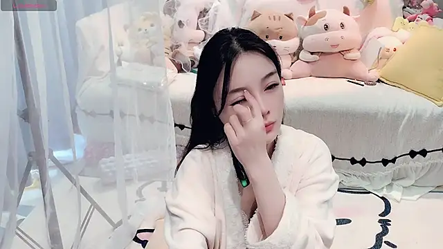 AKiKi711 online show from April 1, 2026, 4:58 am