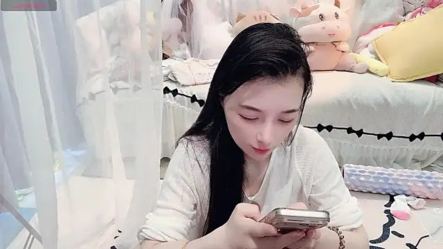 Snapshot of AKiKi711 chatting on June 4, 2026, 4:50 am AKiKi711 online show from June 4, 2026, 4:50 am