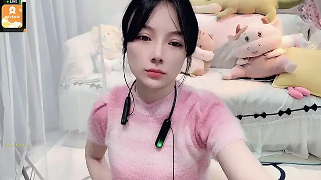 AKiKi711 online show from October 7, 2025, 3:24 pm