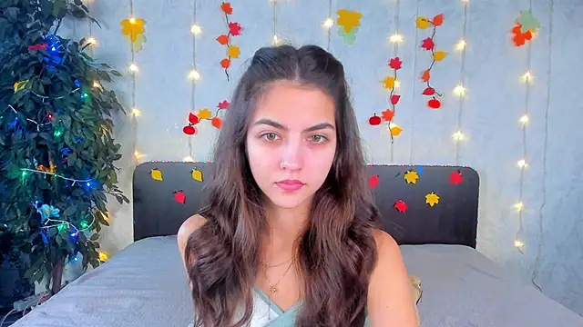 Milana Crystal  online show from November 23, 2025, 8:13 am