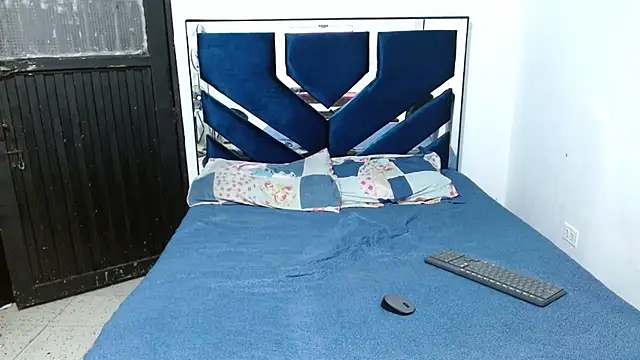 MiguelAngelxl online show from October 5, 2025, 9:44 am