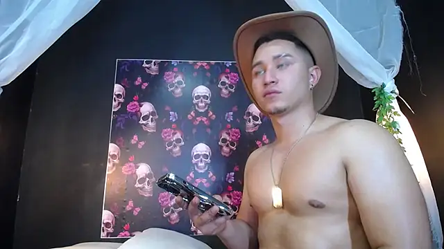 Snapshot of francesco_evan chatting on February 13, 2025, 6:59 pm francesco evan online show from February 13, 2025, 6:59 pm