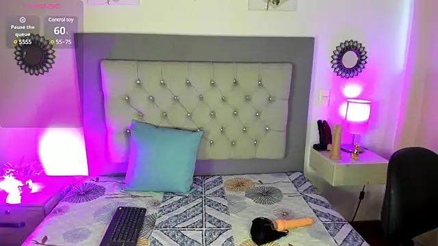 Kylie2211 online show from March 19, 2025, 11:17 am