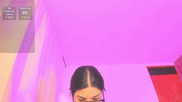 Snapshot of Kylie2211 chatting on May 8, 2026, 4:38 am Kylie2211 online show from May 8, 2026, 4:38 am