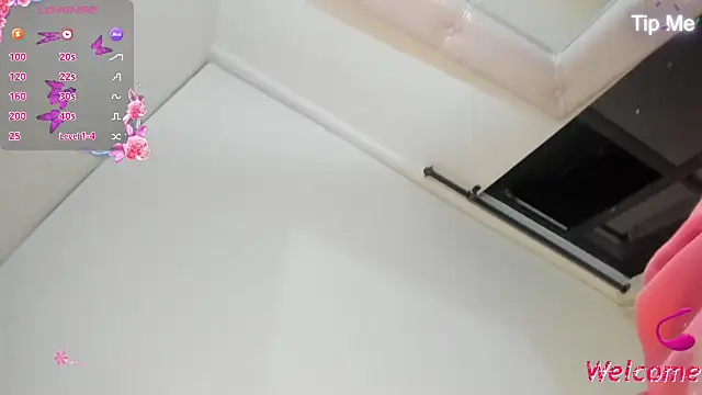 Kylie2211 online show from October 2, 2025, 2:59 am