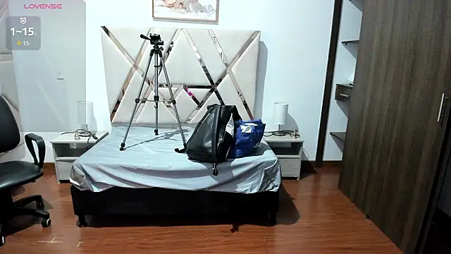 Kylie2211 online show from September 13, 2025, 2:00 am