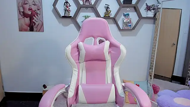 SharonSander online show from March 15, 2025, 7:09 am