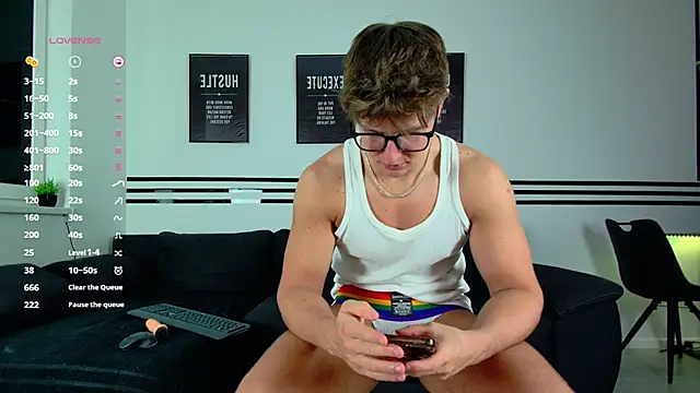 ChristianLevine  online show from March 19, 2025, 8:11 pm