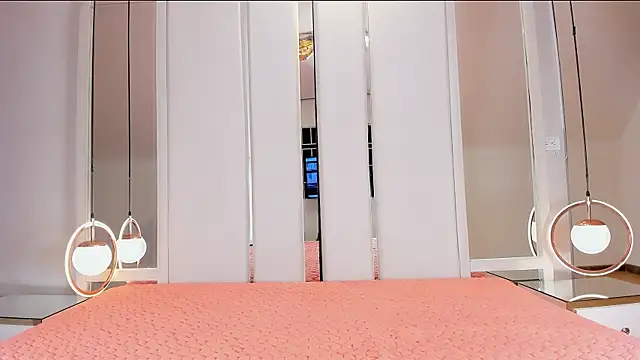 LiaObrien online show from September 21, 2025, 2:33 pm