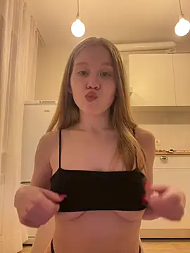 Eva Weyne online show from February 23, 2026, 8:20 pm