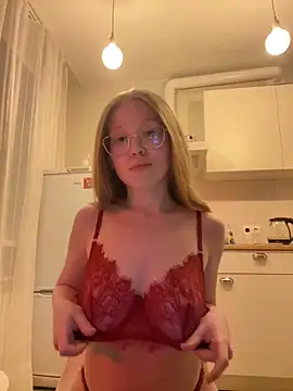 Eva Weyne online show from March 2, 2025, 6:57 pm