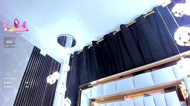 SarayRoyse online show from January 11, 2026, 7:32 pm