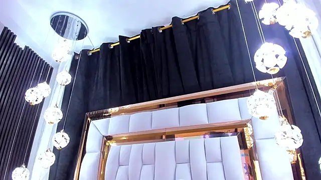 SarayRoyse online show from January 16, 2026, 7:29 pm