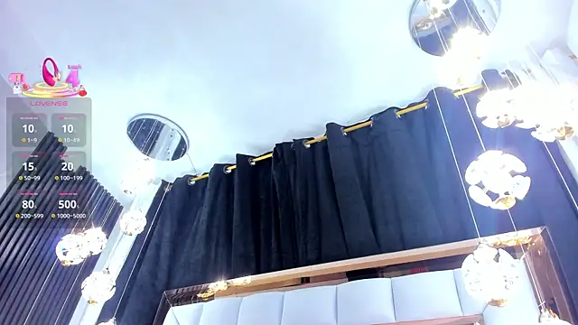 SarayRoyse online show from September 12, 2025, 7:35 pm