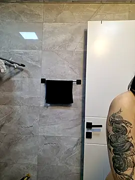 Esmertarcinim online show from February 25, 2025, 1:00 pm