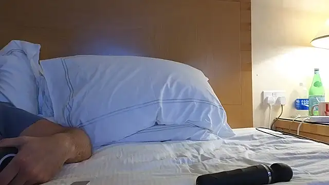 Mr-and-Mrs-Smith online show from September 10, 2025, 3:33 pm