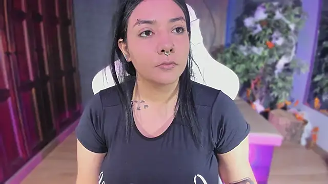 Evelynn online show from October 18, 2025, 11:01 am