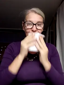 irinamaux online show from September 30, 2025, 5:02 am