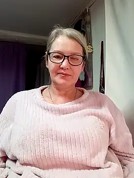 irinamaux online show from February 12, 2026, 11:59 pm