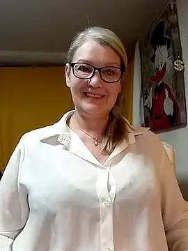 irinamaux online show from March 10, 2026, 4:49 am