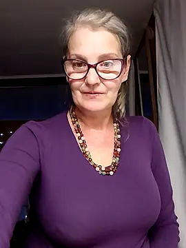 irinamaux online show from September 26, 2025, 12:45 pm