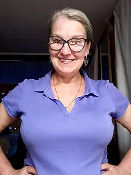 irinamaux online show from September 18, 2025, 1:52 am