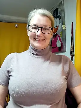 irinamaux online show from March 17, 2026, 3:53 am