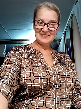 irinamaux online show from October 9, 2025, 4:13 am