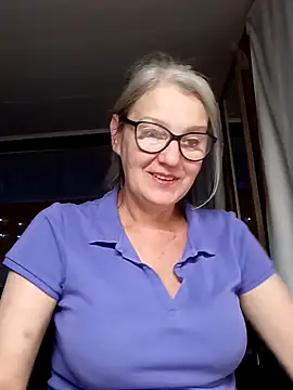 irinamaux online show from September 16, 2025, 5:30 am