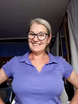 irinamaux online show from September 10, 2025, 5:39 am