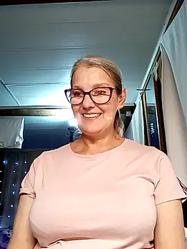 irinamaux online show from October 8, 2025, 2:18 pm