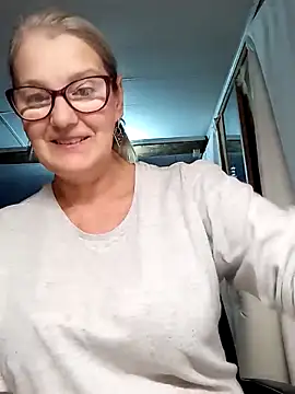 irinamaux online show from October 11, 2025, 5:08 am